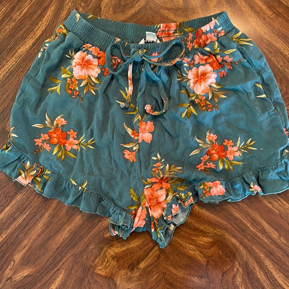 American eagle floral shorts